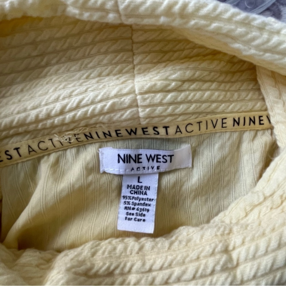 NWT Nine West Active Mock Turtleneck Long Sleeve Lightweight Shirt Women L - Picture 9 of 9